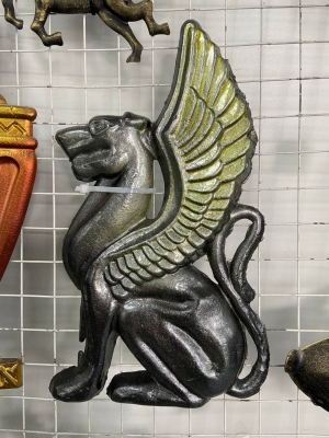 Грифон декоративный (литьё)